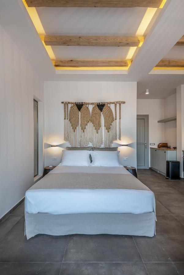 Vivere Luxury Suites Pera Gyalos Exterior photo